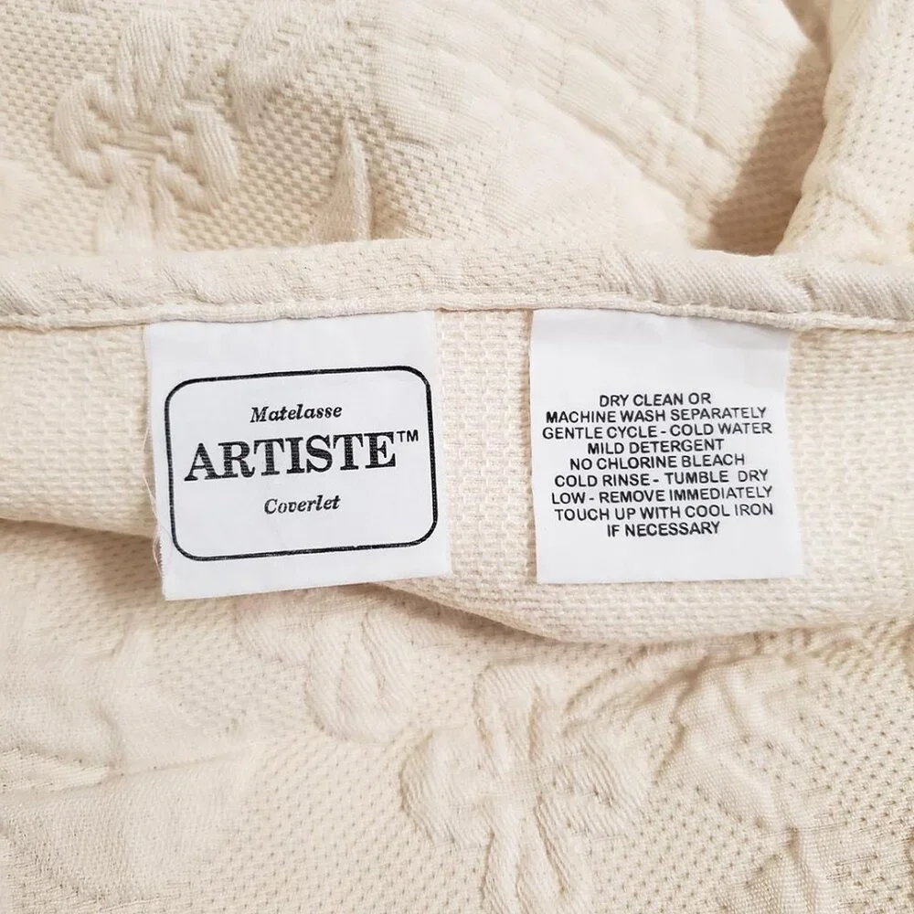 Matelasse Artiste Standard Sham 21